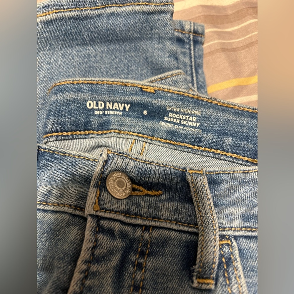 Old Navy 360 Stretch Extra High-Rise Skinny Jeans 👖
